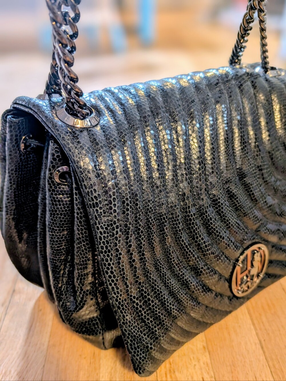 Authentic Herni Bendal Black Quilted Lizard-Texture Chain Shoulder Bag
